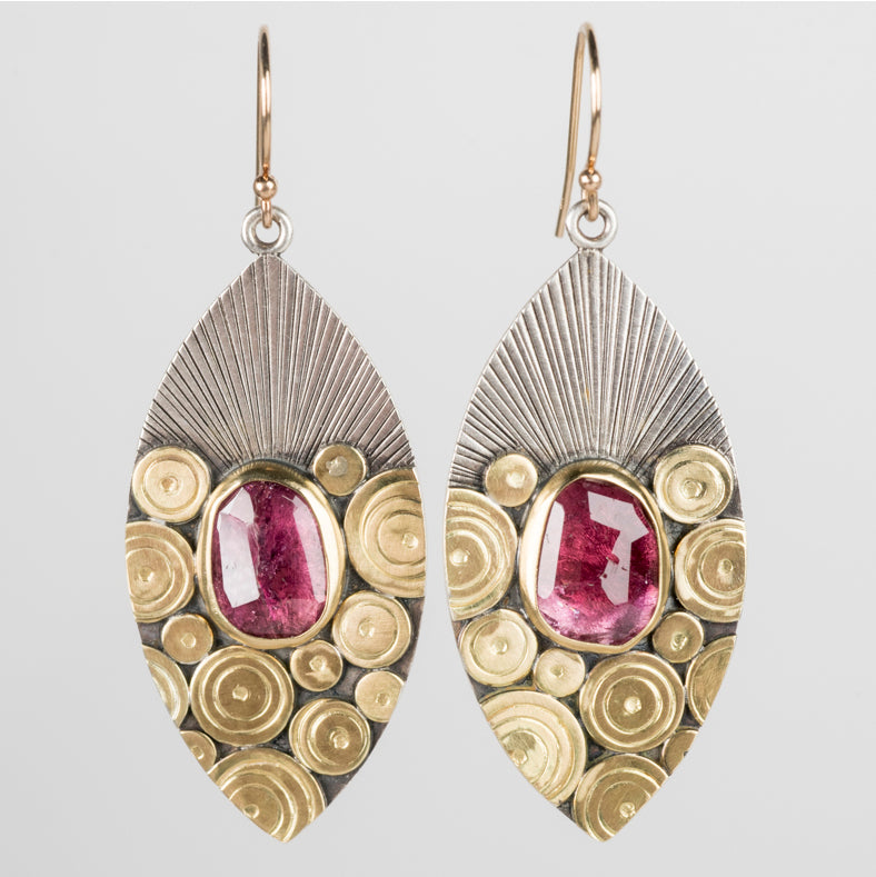 【threetimes】Pink coin earrings 23.90 ct. t.w. Pink Quartz Chandelier Earrings in 18kt Gold