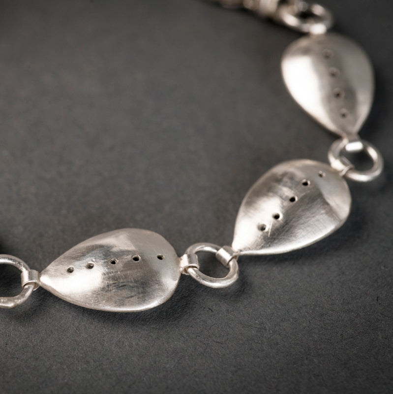 Acacia Hollow Pod Link Bracelet