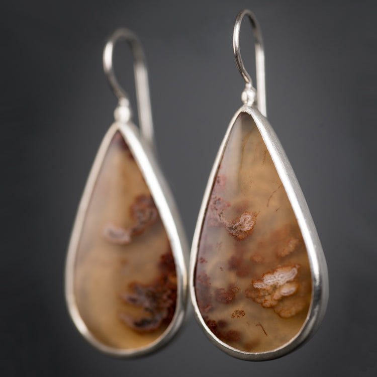 Leda Plume Agate Drop Earrings