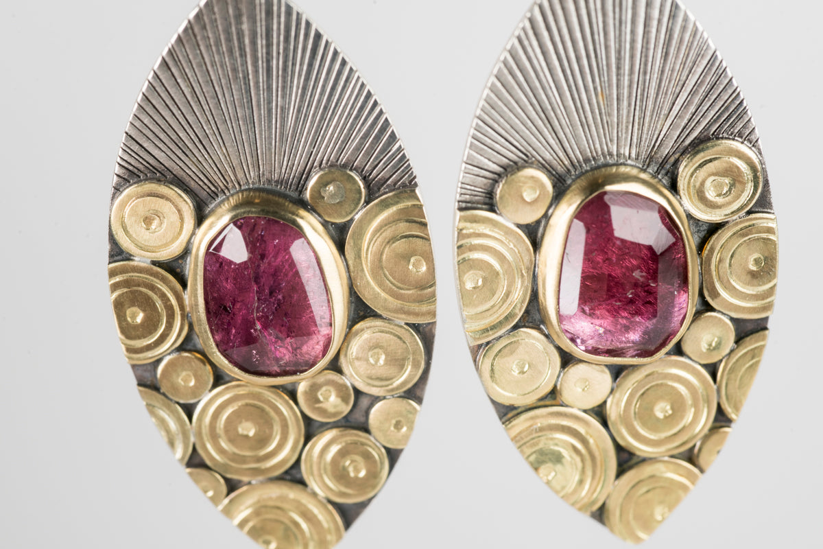 【threetimes】韓国の人気 ☆ Pink coin earrings ピアス threetimes】韓国の人気 ☆ Dew drop earring ピアス